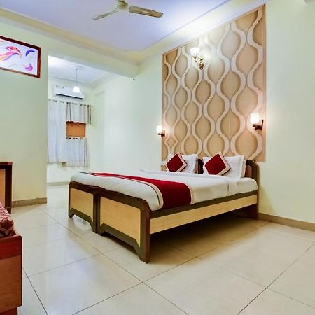 The Hotel Grace Place Inn Нью-Дели Экстерьер фото