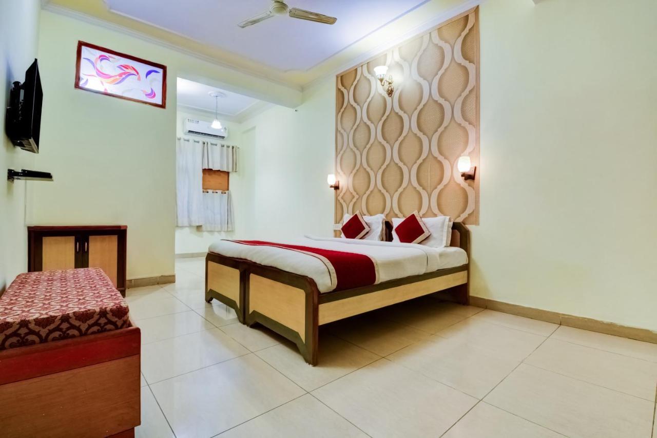 The Hotel Grace Place Inn Нью-Дели Экстерьер фото